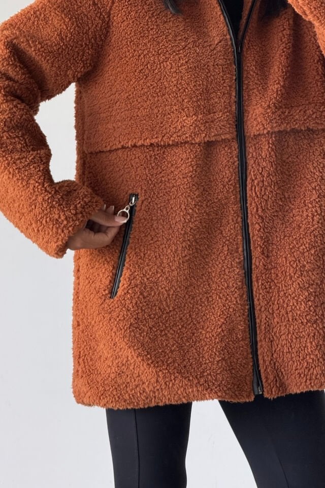 Peluş Deri Biyeli Kapüşonlu Fermuarlı Mont