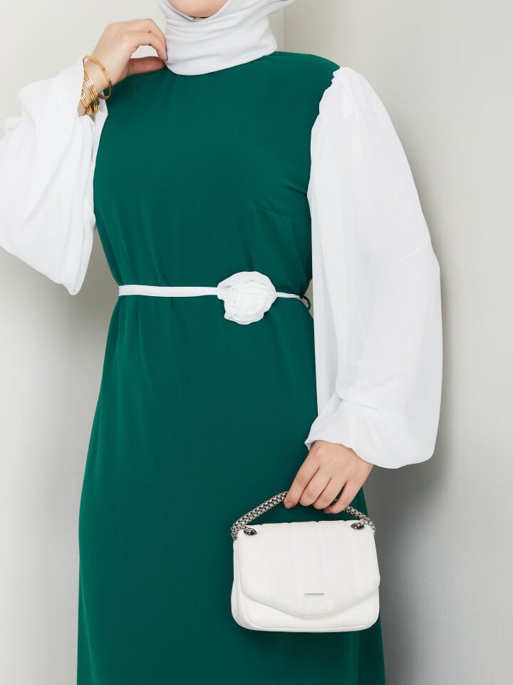 Gül Kemerli Kolları Şifon Abiye Elbise YZ2502 46 - Zümrüt Yeşili