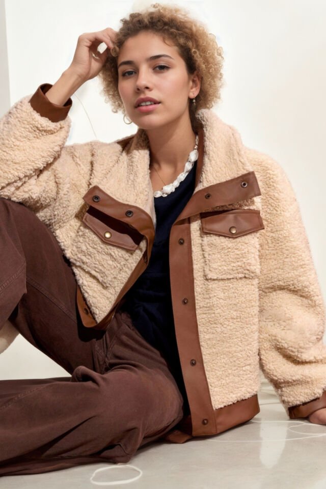 Peluş Kadın Deri Kuzu Kıvırcık Kısa Mont Bej KS2517 M - Bej