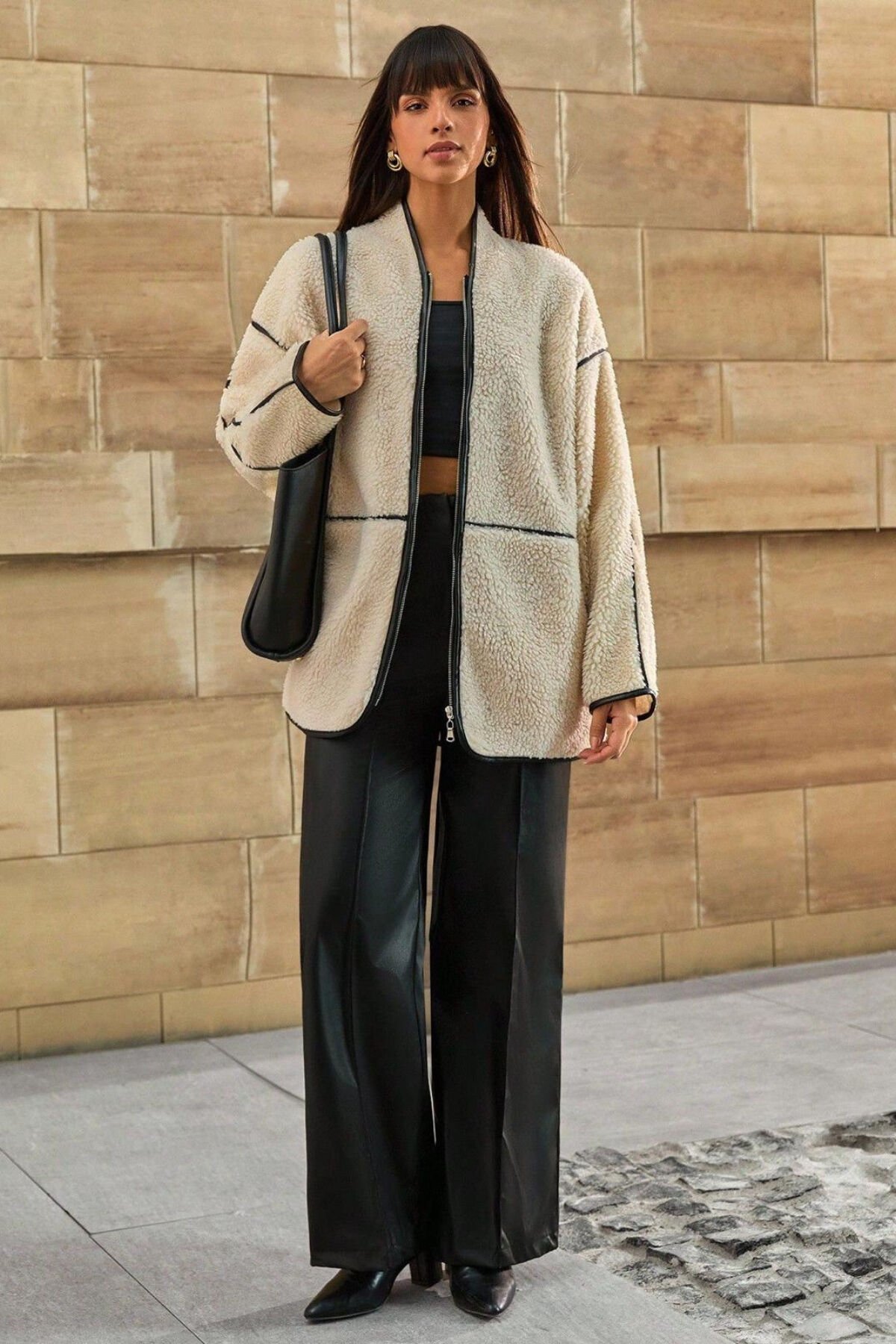 Peluş Oversize Deri Biyeli Kimono Yaka Mont Bej KS2519 L - Bej