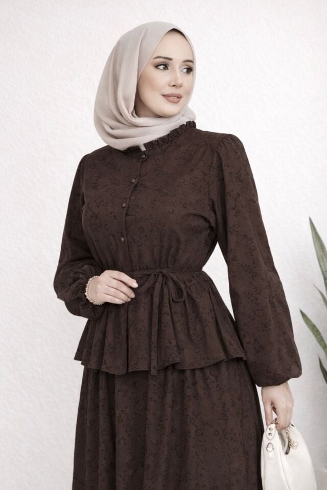 Kadın Tesettür Etekli İkili Takım Flok Baskılı Dantel Detaylı İçi Astarlı Şık ve Zarif Kombin YZ2710 Kahverengi - 2XL